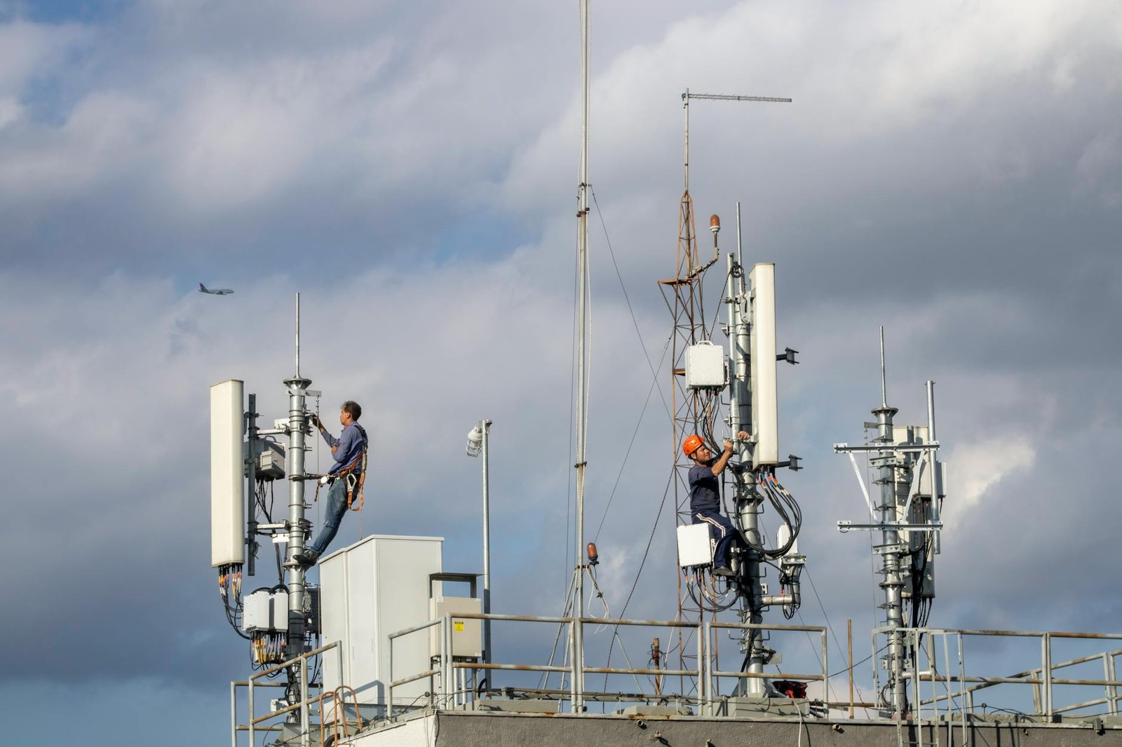 phone signal in buildings