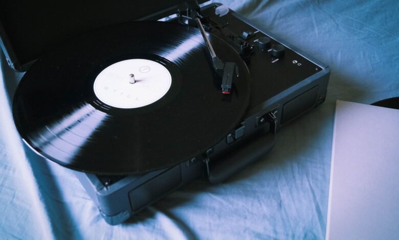 Vinyl record spinning on a turntable, the kind of catchy music that explains why do songs get stuck in your head